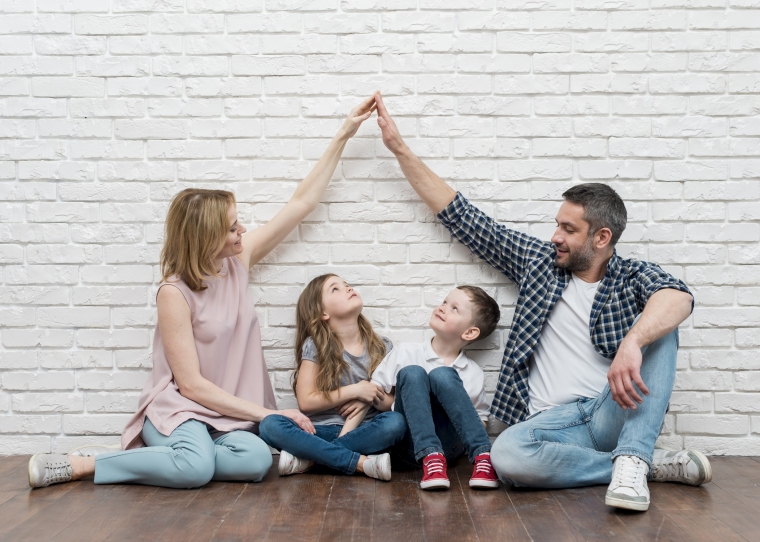 coronavirus,comprare,casa,giardino,famiglia